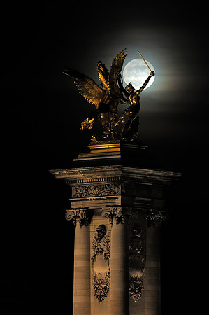"Fame and the Moon" "Paul Grayson" AMDG Photeinos φωτεινος
