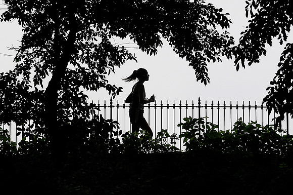 Runner  "Paul Grayson" AMDG Photeinos φωτεινος