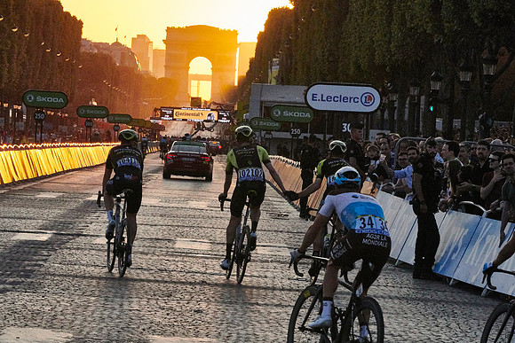 Le Tour 29
