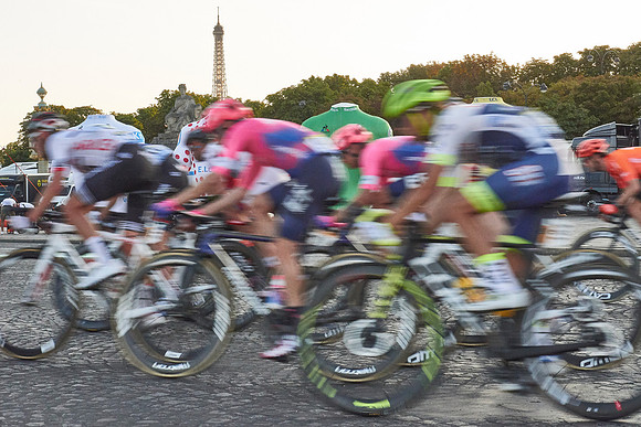 Le Tour 24