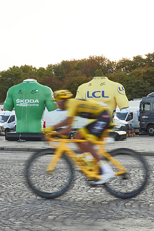 Le Tour 26