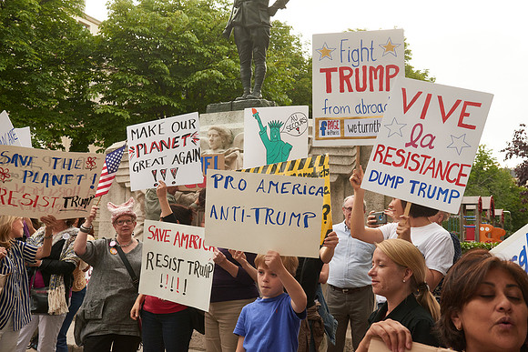 17-07-13 7-14 pm  0010 Paris Contre Trump